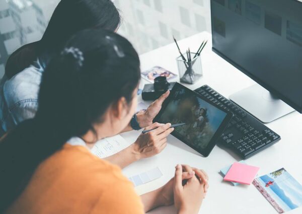 An 50’s camera that takes digital photos